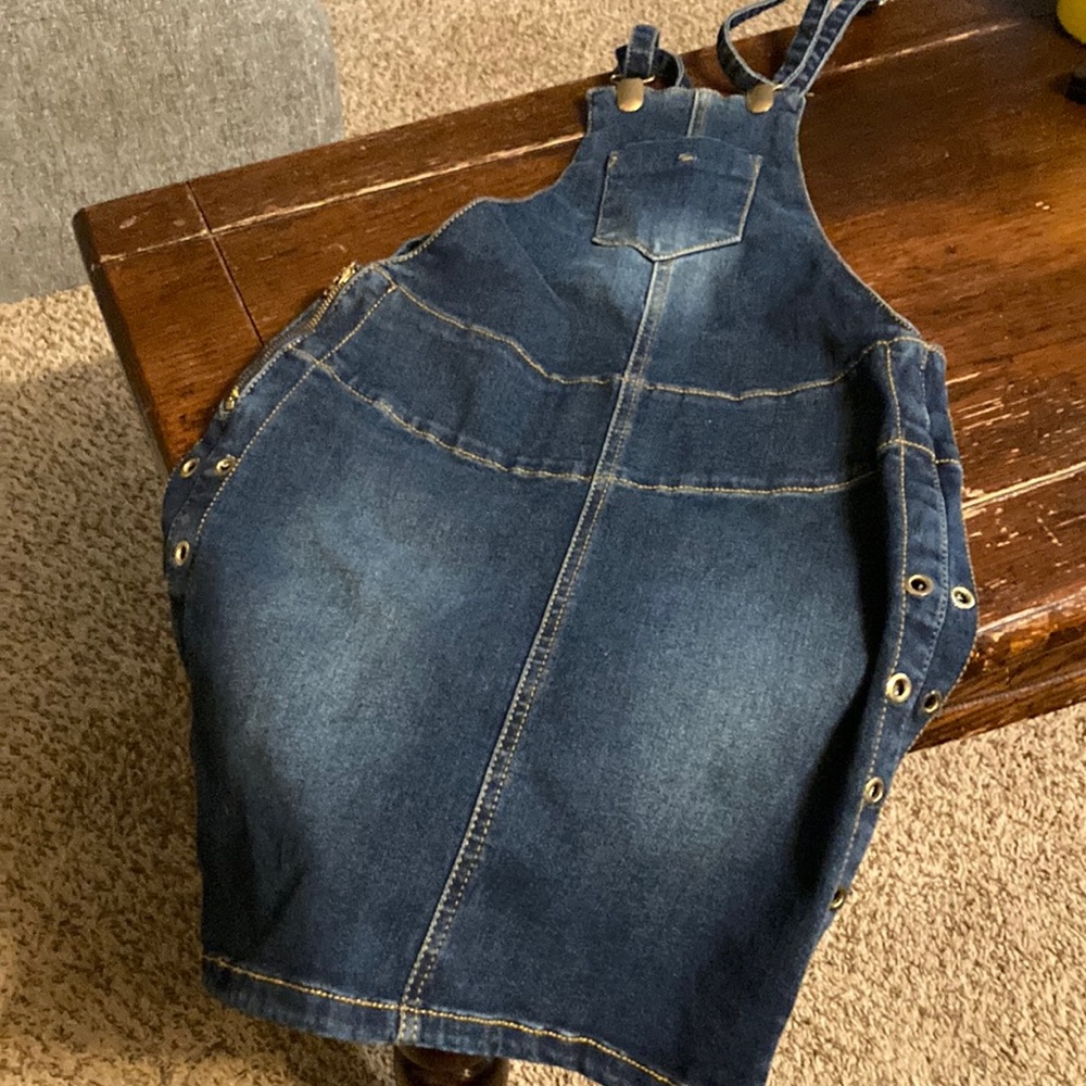 Area 7 bib skirt size 10